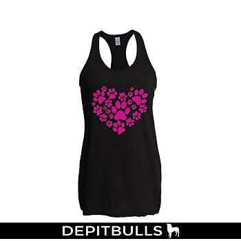 Camiseta escotada estampada con huellas de pitbull